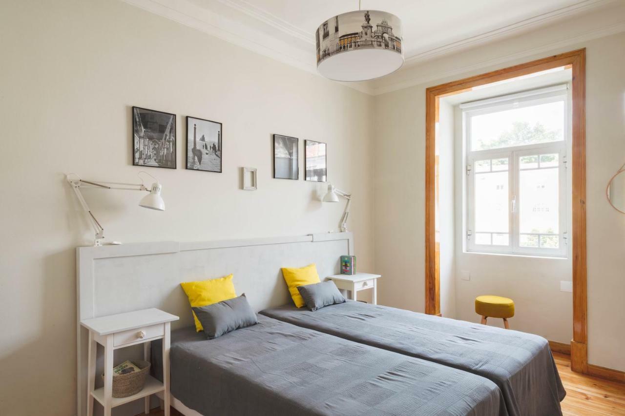 Alma De Santos Apartment Lisbon Bagian luar foto